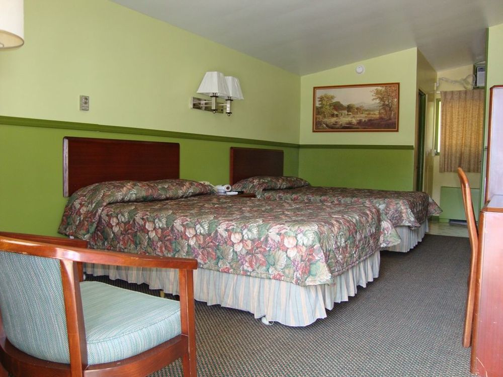 Pinconning Trail Inn Motel Cameră foto